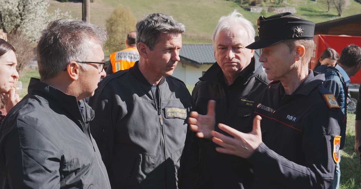 Fellner bei Waldbrand vor Ort: &bdquo;Wir brauchen jeden Einzelnen&ldquo;
