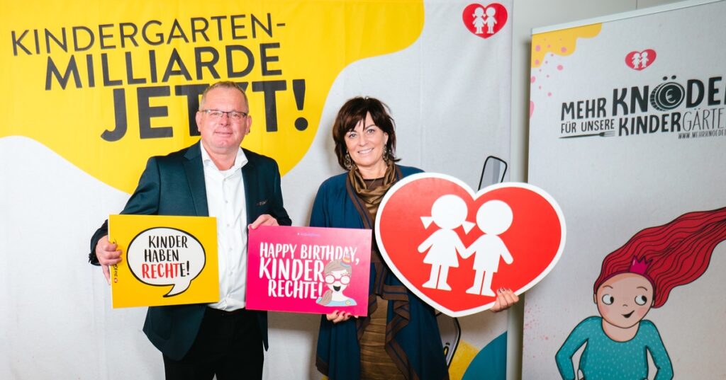 Aktionen im SPÖ-Parlamentsklub: Mehr Geld für Kindergärten und „Diese Hände schlagen nicht“