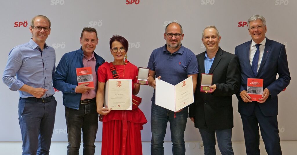 Ana Blatnik und Harry Koller mit Otto Bauer-Plakette ausgezeichnet