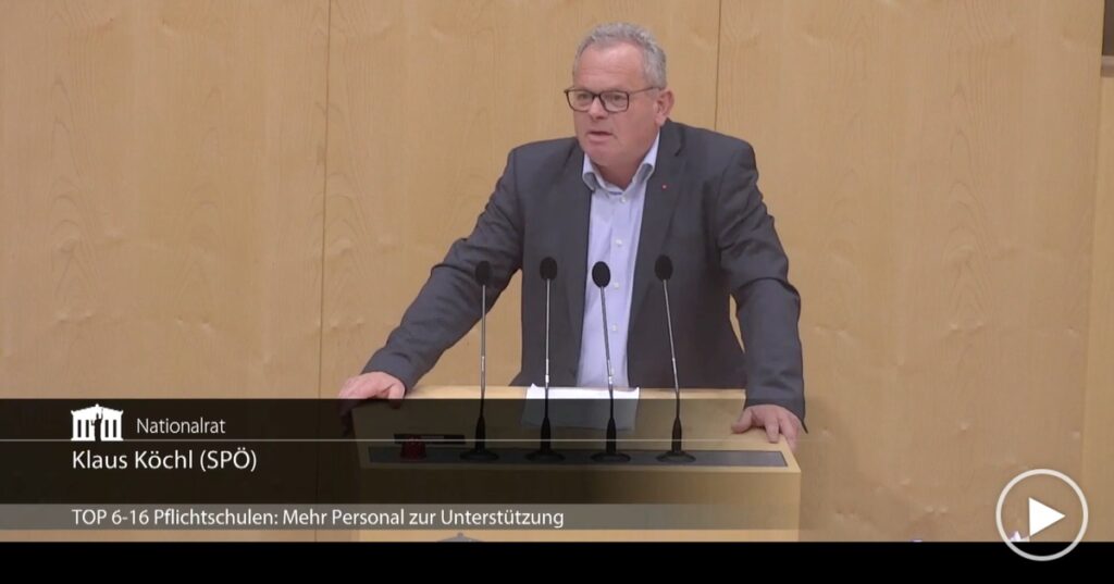 Kinder und Jugendliche können nicht am Rednerpult stehen!