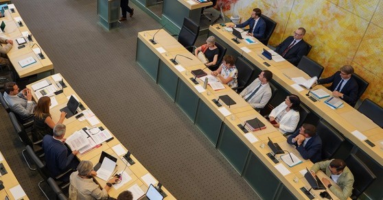 Kärnten schafft Zukunftsspielräume: Schulden reduziert, Hypo-Kapitel beendet und Kinderbildung gestärkt