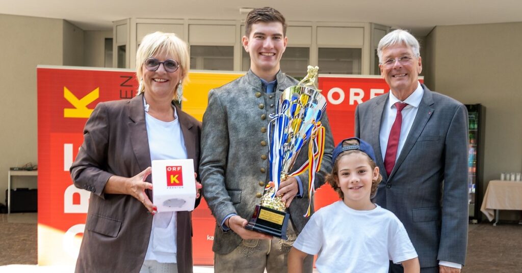 Felix Maxa ist Eishockey-Superstar