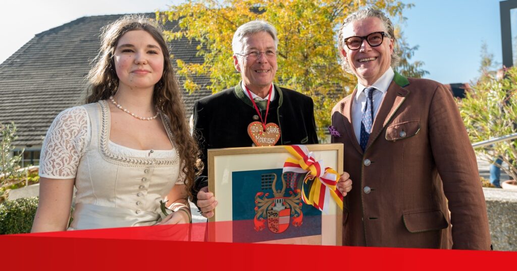 150 Jahre Betriebsjubiläum: Land zeichnet Hotel Das Moerisch mit Landeswappen aus