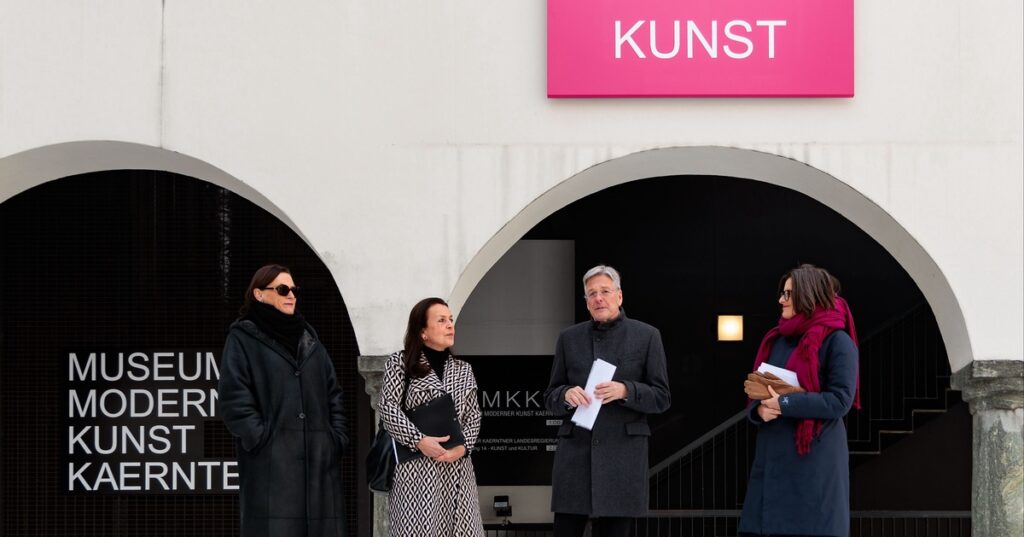 Neues künstlerisches Leitsystem im Klagenfurter Burghof