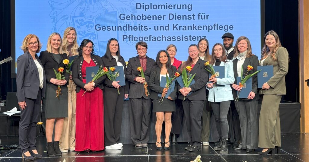 30 Absolventinnen und Absolventen verstärken Pflege in Kärnten