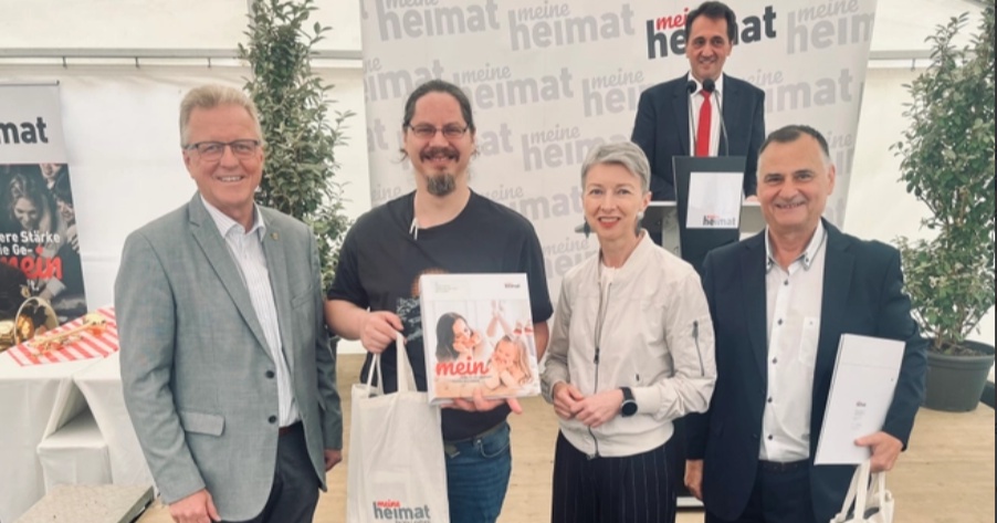 Neues Wohnen an alter Adresse: Schlüsselübergabe in Arnoldstein