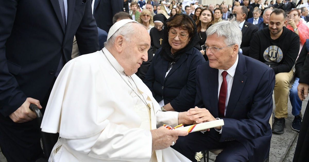 Trauer um Tod von Papst Franziskus