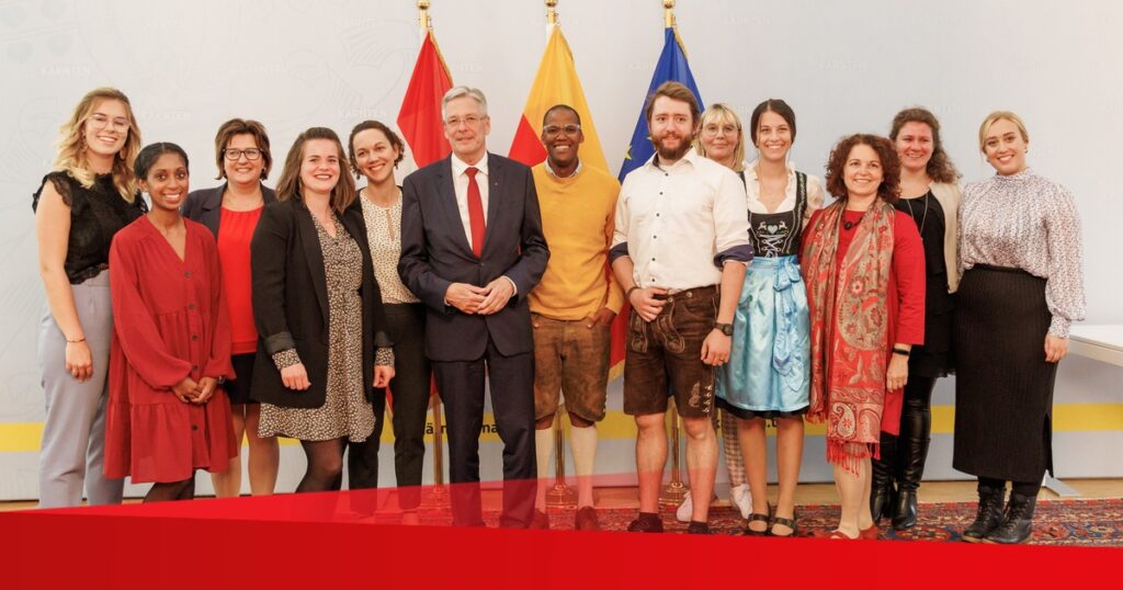 Diplome an 45 Elementarpädagoginnen und -pädagogen verliehen