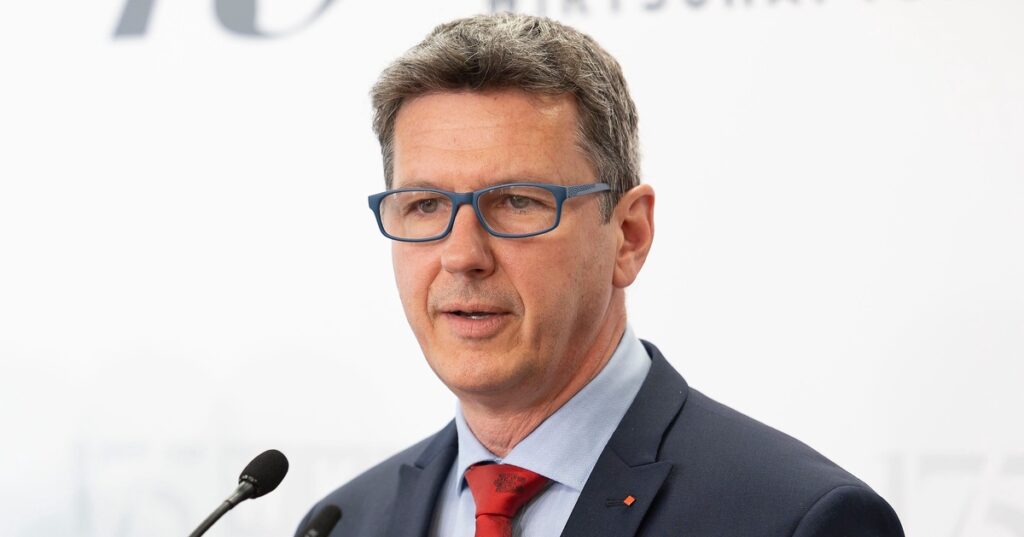 Kärntens Arbeitsmarkt dreht ins Plus: Mehr Jobs, weniger Arbeitslose