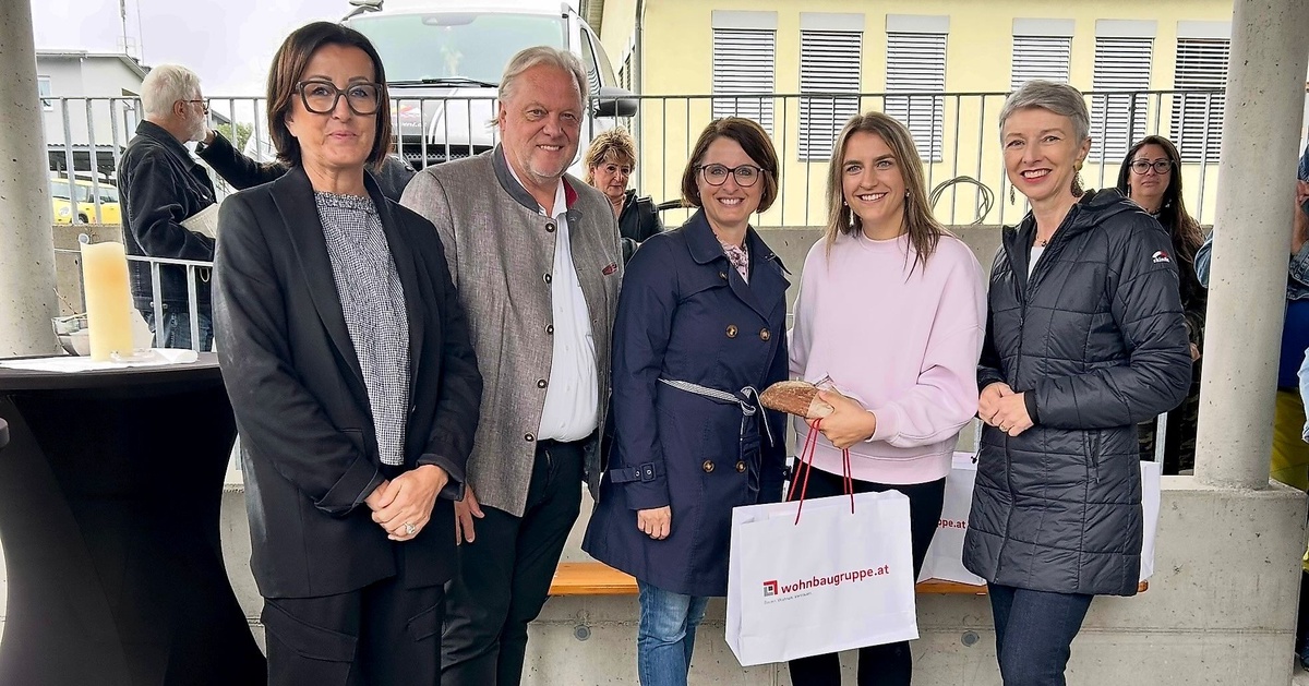 T&uuml;r auf zum neuen Zuhause: Schl&uuml;ssel&uuml;bergabe in Feldkirchen