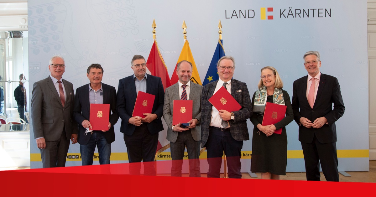Auszeichnungen an verdienstvolle K&auml;rntnerinnen und K&auml;rntner