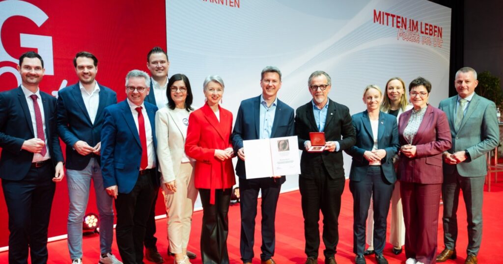 „Rotes Urgestein“: Herwig Seiser mit der Victor-Adler-Plakette ausgezeichnet