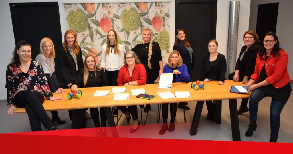 „Girls go Technik“: Multiplikatorinnen schlossen Ausbildung ab