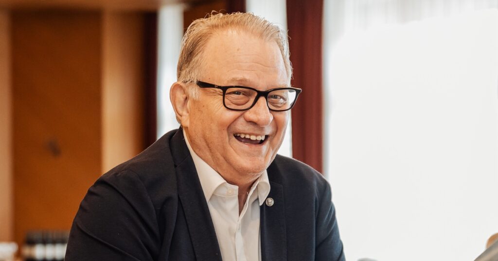 Haltung, die bleibt: Peter Ambrozy feiert seinen 80. Geburtstag